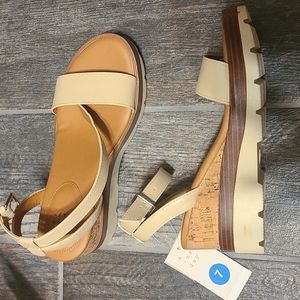 A New Day wedge, memory foam 7